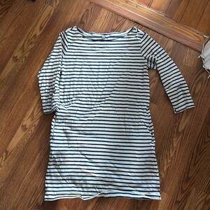 Striped Uniqlo shift dress size S blue and white with pockets